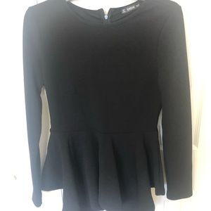 Black Long-Sleeves Peplum